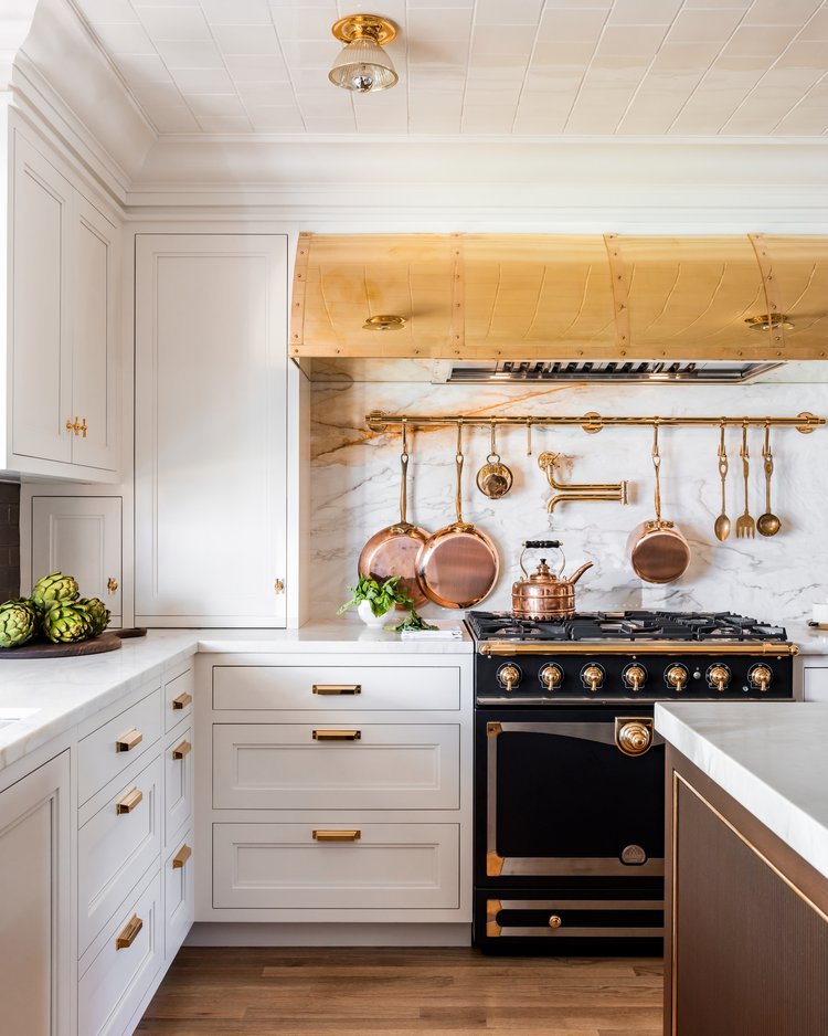 When it comes to kitchens, we spend a lot of time thinking about the usual things. White or stainless appliances? Wood or tile floors? Beyond the basics, there are so many ways to make the heart of the home warm, welcoming and absolutely you. If you are looking for stunning kitchen remodel ideas, look no further than PCD Studios.