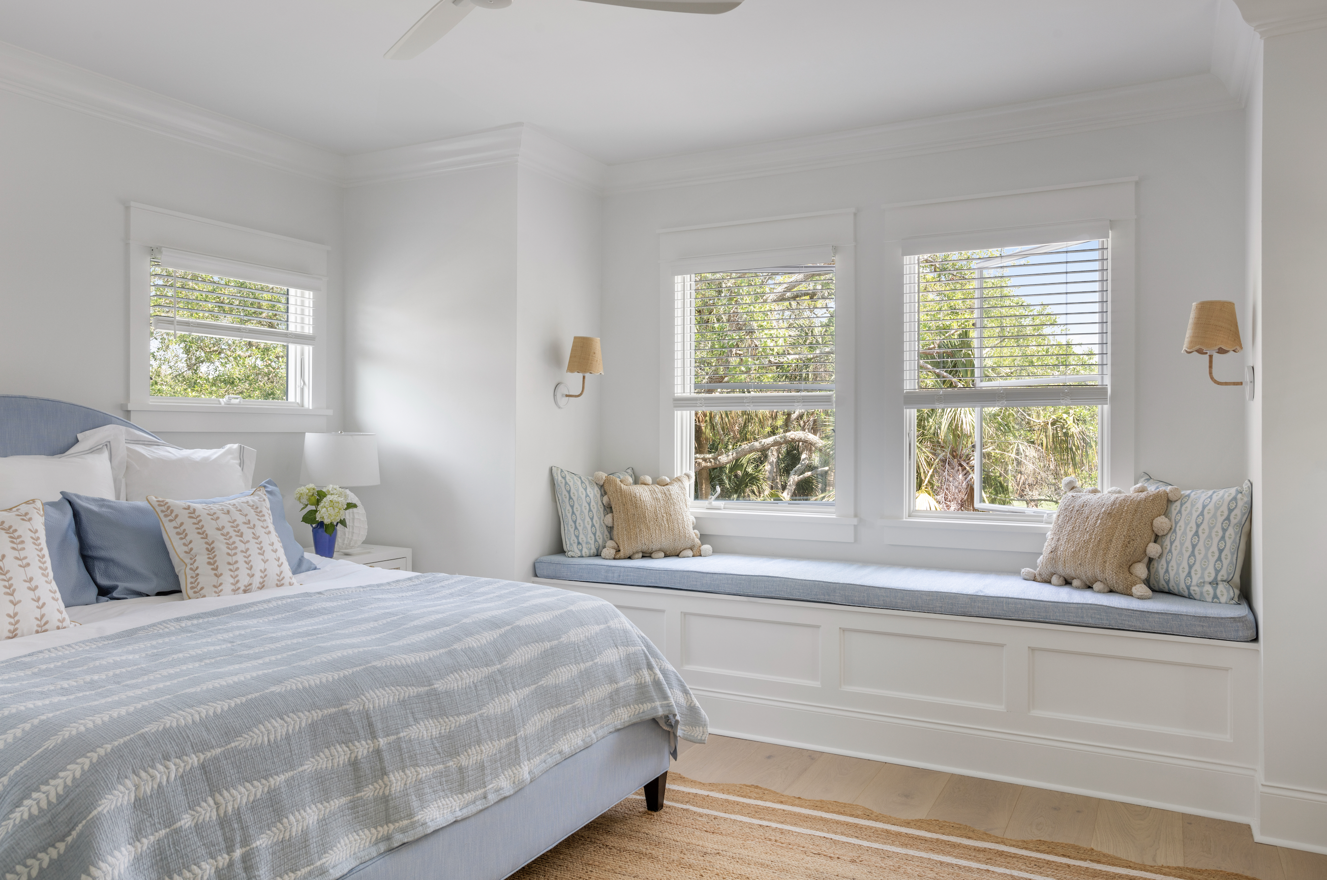  This stylish and fun family home designed by the talented KMG Design Studio is everything a home for a young family should be!  Upon entering, you’re welcomed by a fresh atmosphere that breathes life into every corner. The design seamlessly marries functionality with aesthetic appeal, creating a space that not only looks stunning but also feels incredibly livable. Stylist: @jvdesignstyle Instagram: @kmg_designstudio Website: kmgdesign-studio.com Photographer: @julialynnphotography