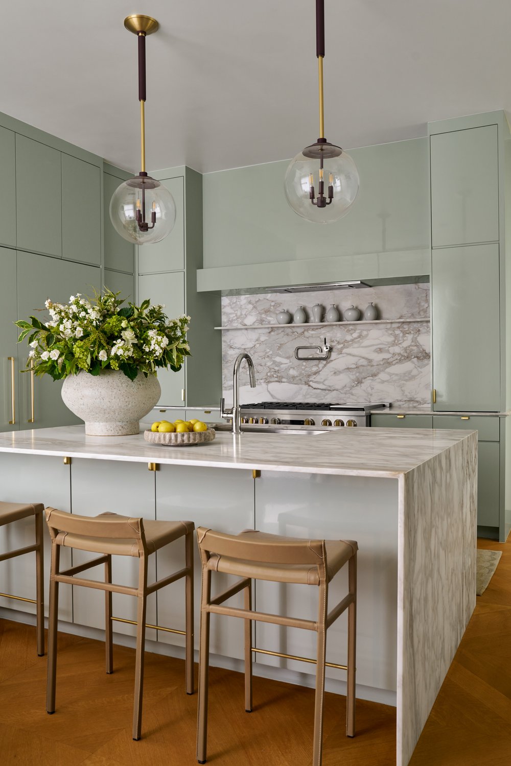 If there’s one design trend that’s sweeping through homes, it’s color drenching—and it’s a look that feels both daring and utterly timeless.Imagine walking into a room where the walls, trim, ceiling, and even the furniture are bathed in a single, sumptuous hue. It’s not just a splash of color, it’s an immersive experience, and the perfect way to wrap a room in warmth, charm, and fearless flair =Mary Beth Wagner Interiors | Nathan Schroder Photography