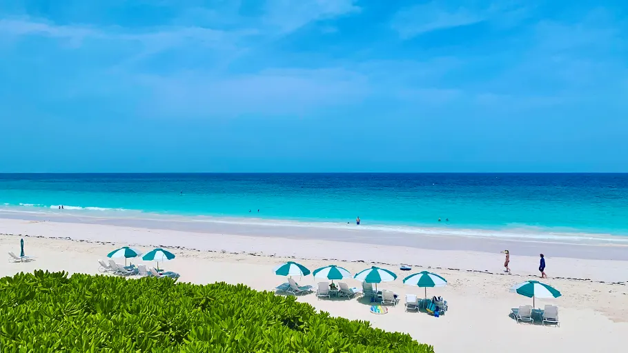 Dreaming of a getaway that blends old-school glamour and modern ease? Discover Eleuthera’s hidden gem, the perfect dream Bahamas getaway.