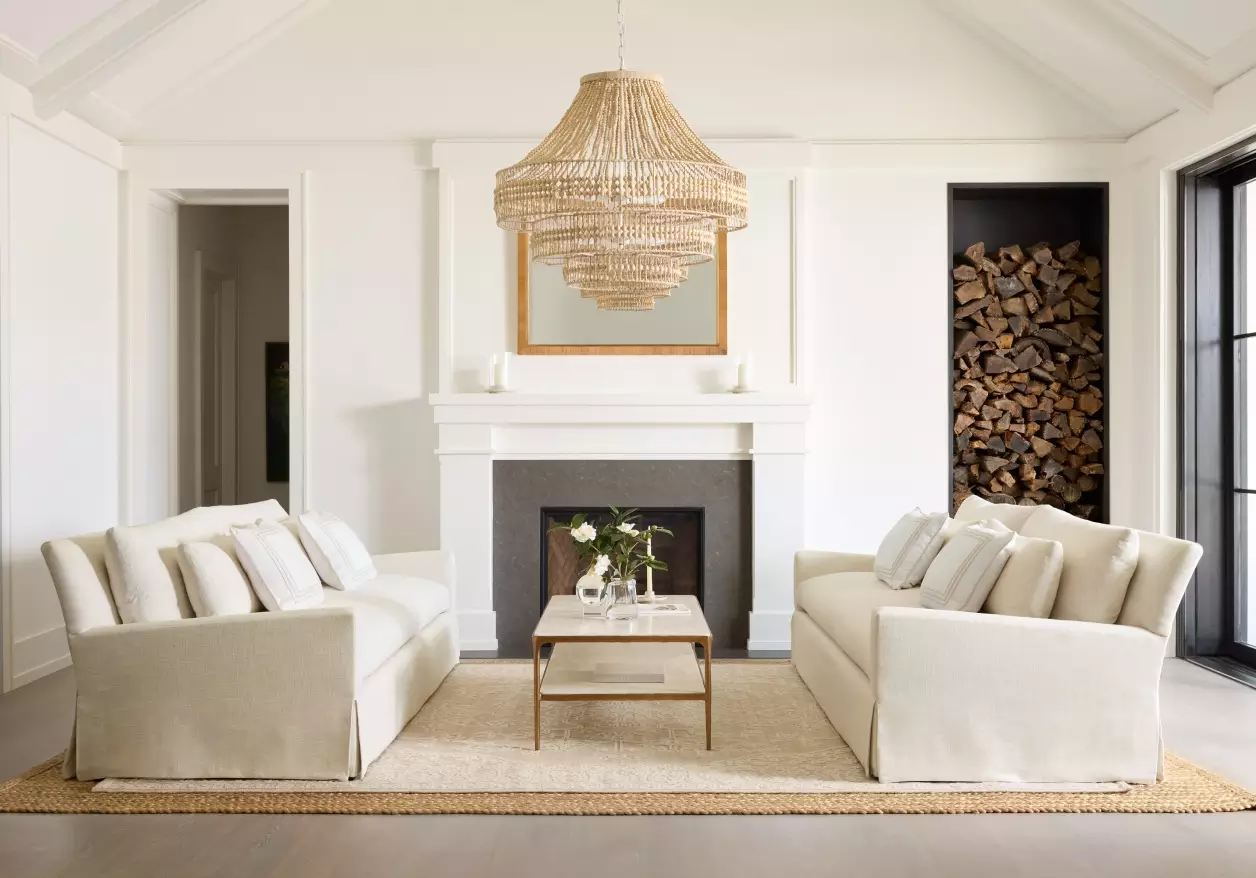 Beautiful blues, dreamy rattans and those coastal-inspired living rooms that we just can’t get enough of make this our favorite Serena & Lily collection to date–and that’s really saying something!