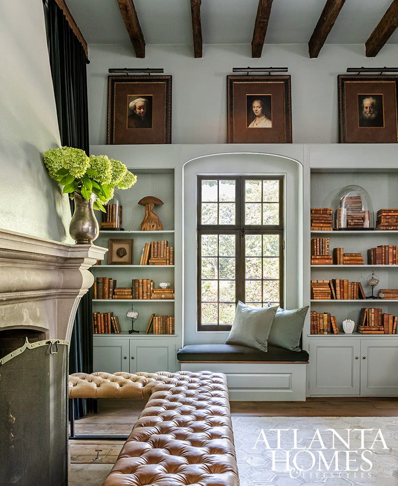 Creating a warm and inviting home doesn’t have to be difficult or costly. With a few simple changes, you can transform any space into a retreat that welcomes you and your guests. Take a look at 6 easy ways to achieve just that! -cozy home decor tips -Source: Atlanta Homes & Lifestyles Interior Design: Susan Ferrier Photography: Jeff Herr